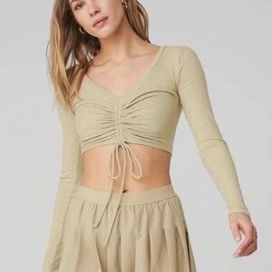 ALO Yoga Cream Ruched Crop Top